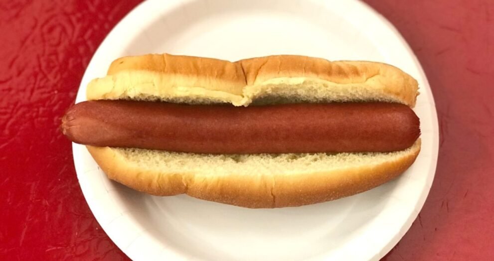 costco hot dog nutrition